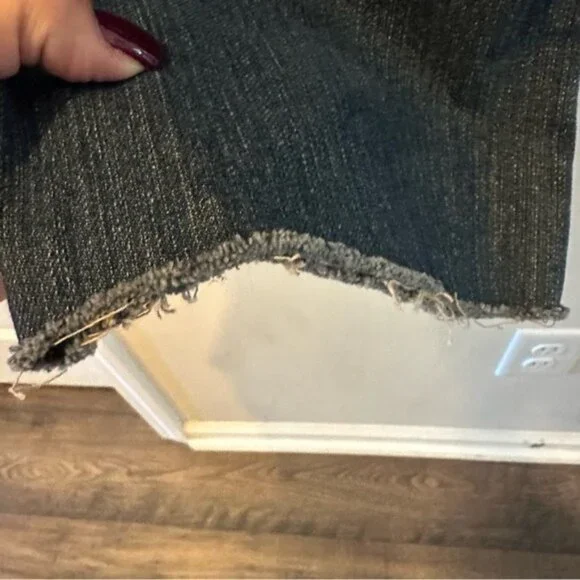 Levi’s 504 Slouch Straight Distressed Studded Floral Embroidered Jeans Sz 7 M - Picture 10 of 14